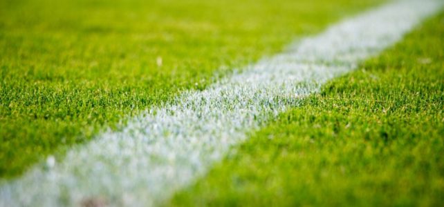 Confira as vantagens em utilizar grama sintética para futebol Confira as vantagens em utilizar grama sintética para futebol